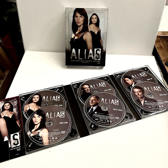 Alias -Complete Series - Picture 9 of 10